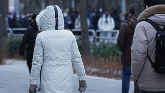 През следващото денонощие от североизток ще продължи да нахлува студен