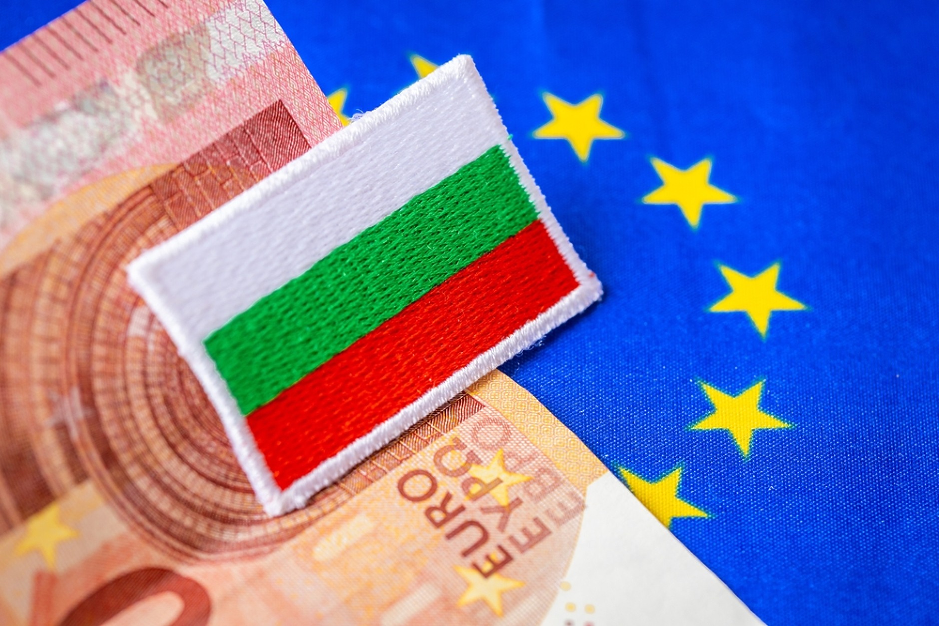 Влизането на България в еврозоната е нов неуспех за Москва, пише сп. Форин полиси