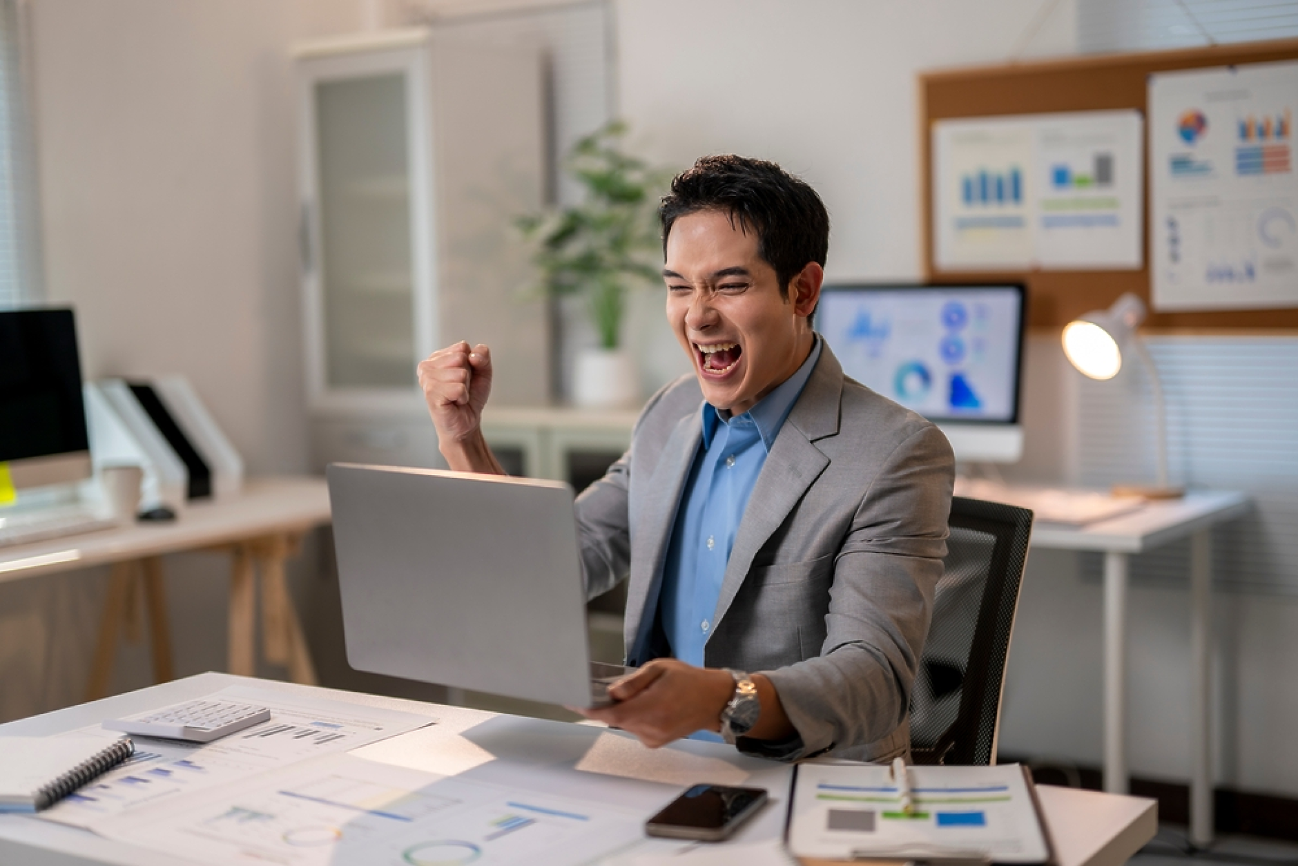 Защо се чувстваме толкова добре, когато разберем за отменена среща?