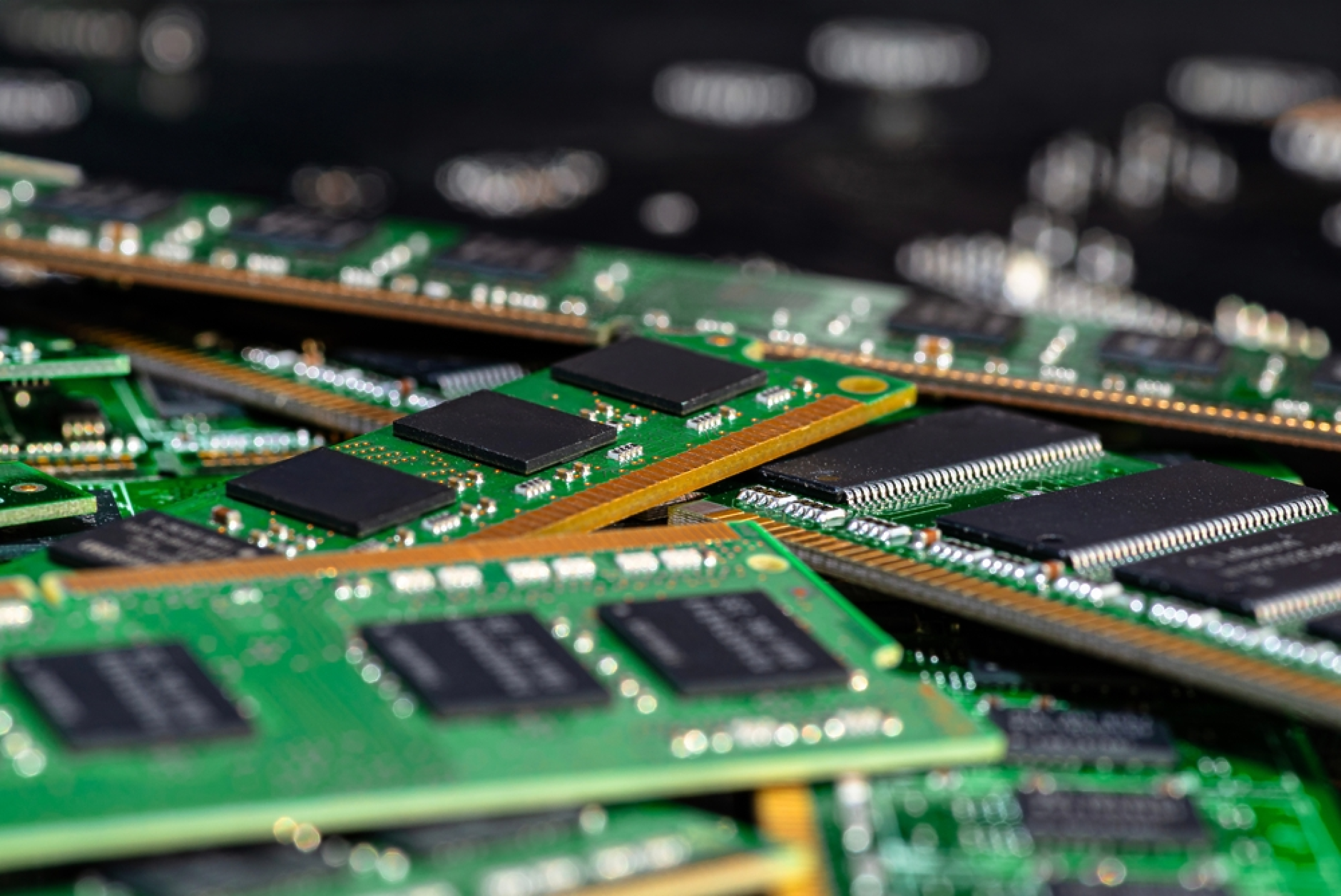 Ръстът на цените на чиповете памет помрачава перспективите за производителите на потребителска електроника