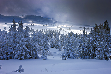 Времето: Ще продължи да нахлува студен въздух
