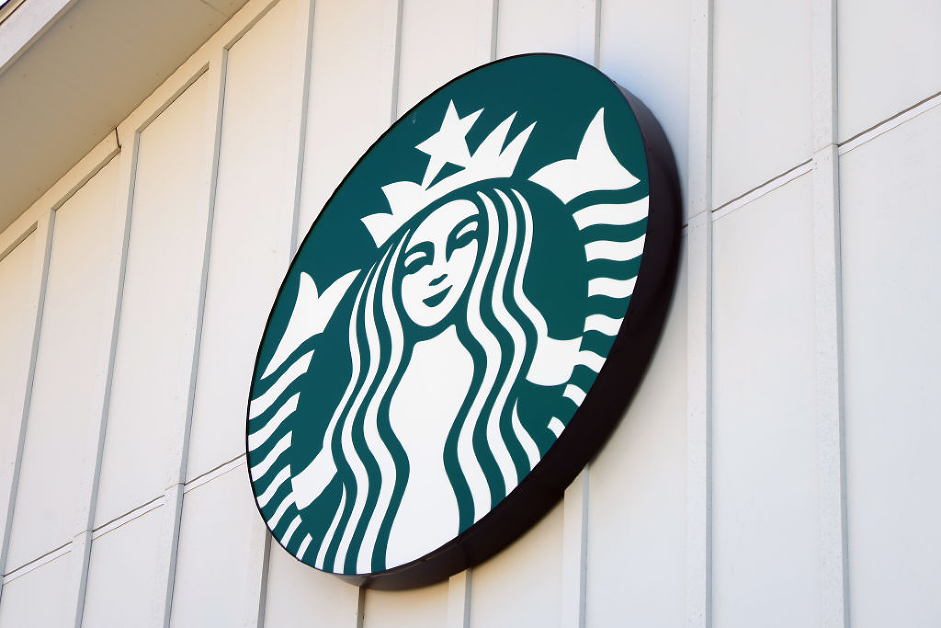 Стачкуващи служители на Starbucks призоваха клиентите да изтрият мобилното приложение