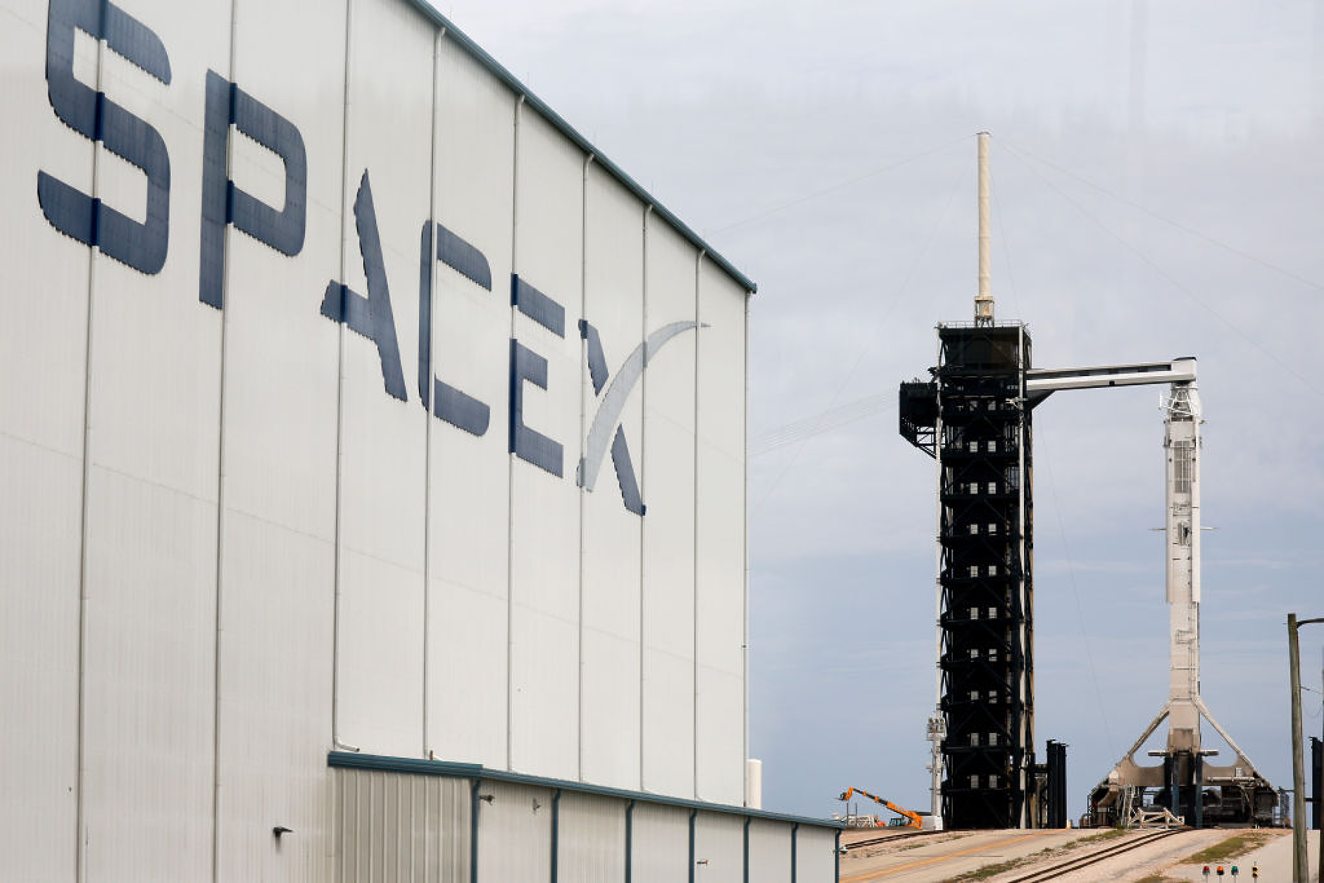 Мъск сля SpaceX и xAI в нова компания с пазарна оценка от 1,25 трлн. долара
