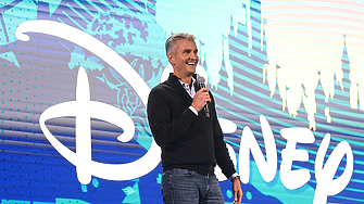 Джош Д Амаро който преди това ръководеше подразделението генерирало най