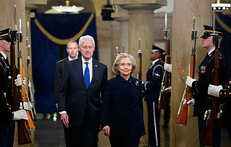 Бил и Хилари Клинтън ще дадат показания по разследването за Епстийн