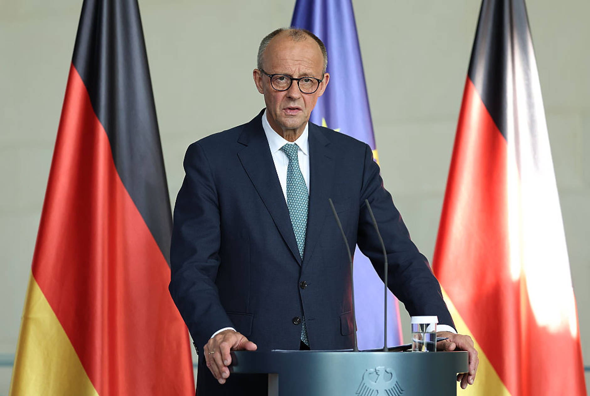 Мерц: ЕС е готов да говори с Русия, но няма да води паралелни разговори