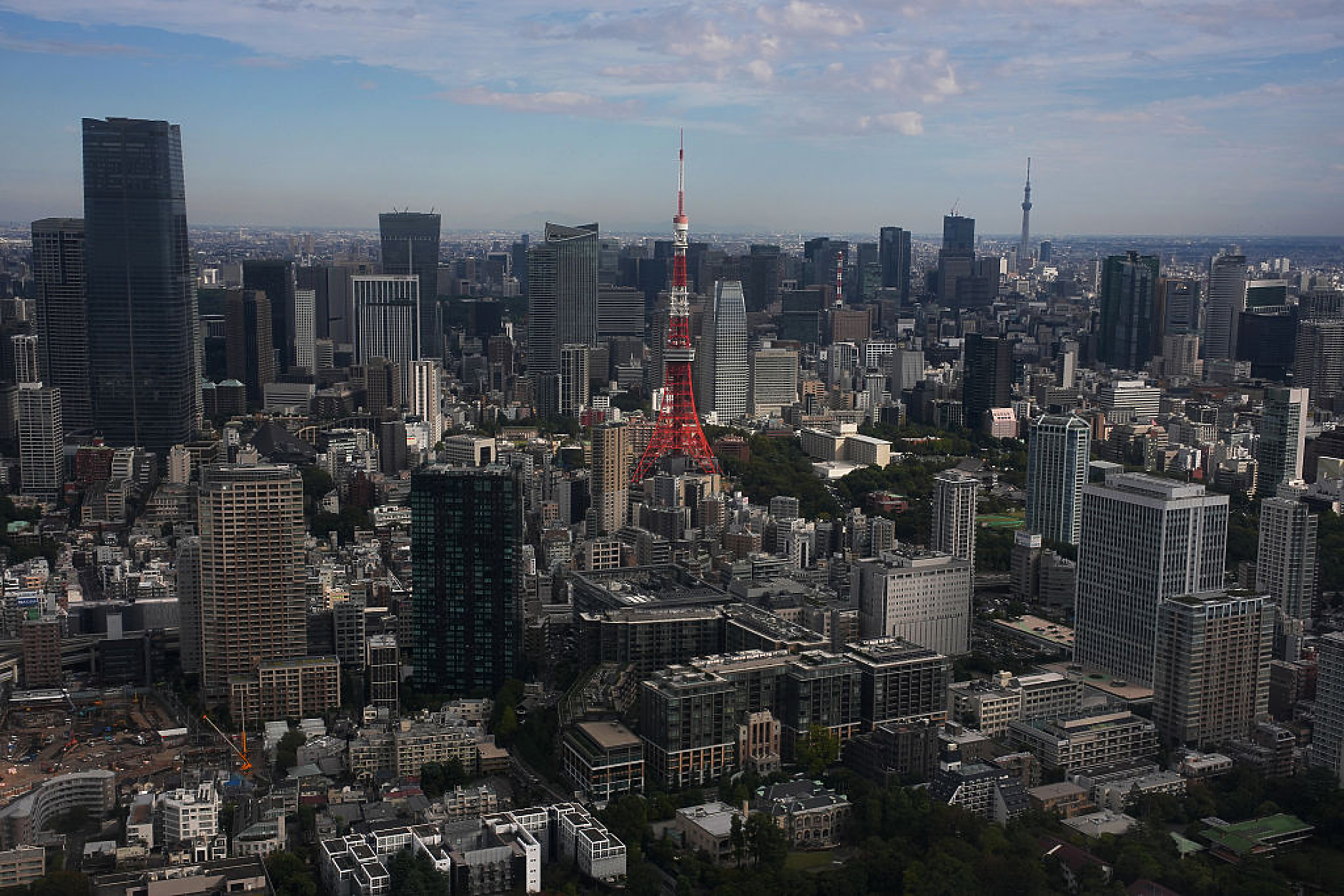 Японската икономика избегна техническа рецесия с вял ръст през четвъртото тримесечие