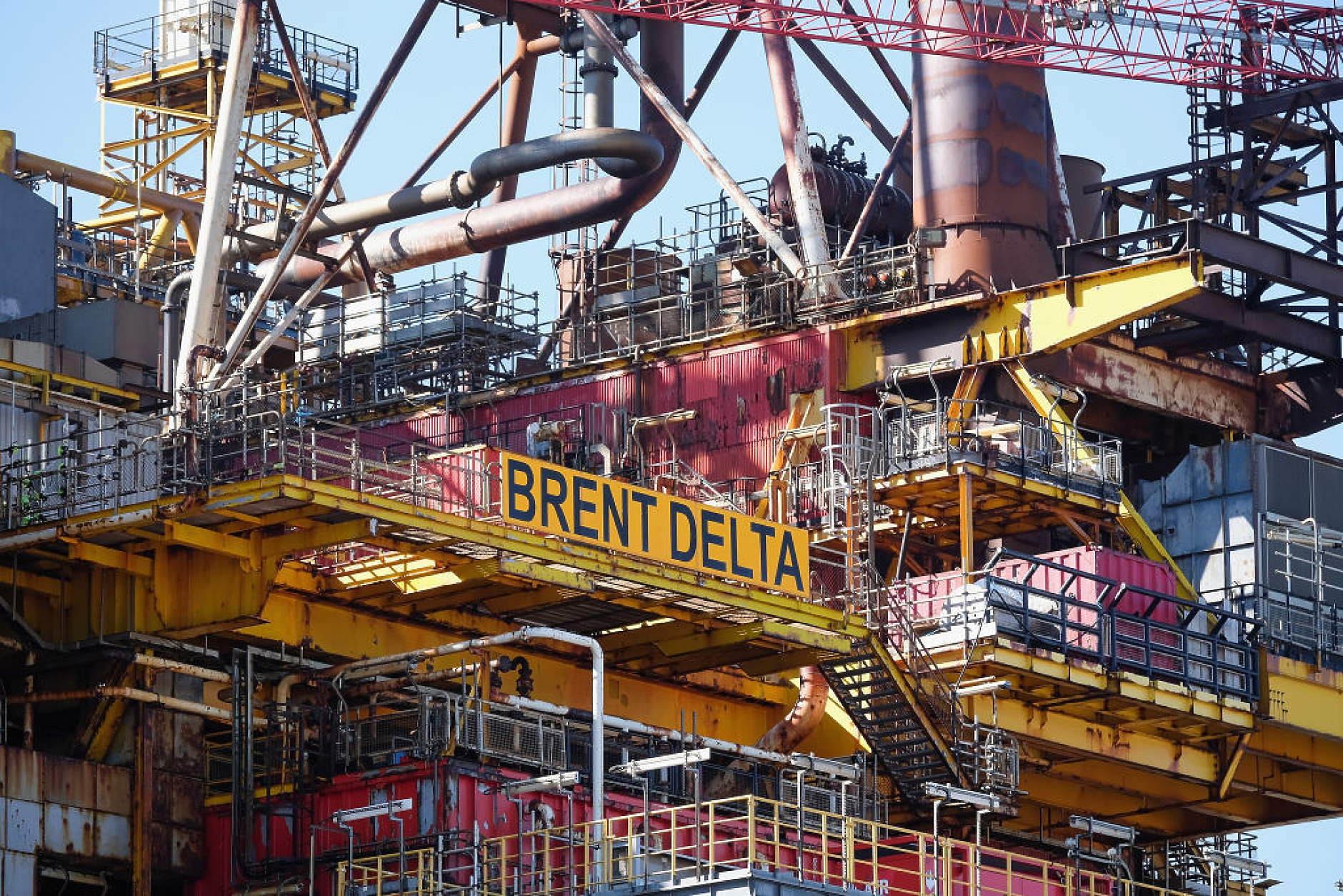 Петролният сорт Брент поевтинява, докато търговците насочват вниманието си към преговорите между САЩ и Иран