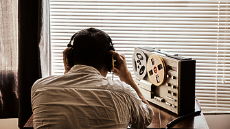 Задържан е служител на полското Министерство на националната отбрана който е