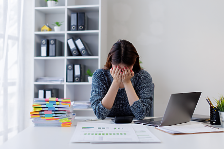 Всяка четвърта фактура у нас се бави: В кои сектори плащанията се събират най-трудно?