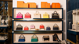 Samsung доставя най-новите си HBM4 чипове, за да навакса в надпреварата за изкуствен интелект