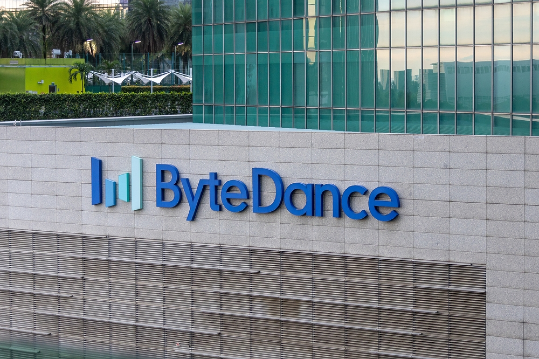 ByteDance ограничава AI видеоинструмента си след натиск от Disney