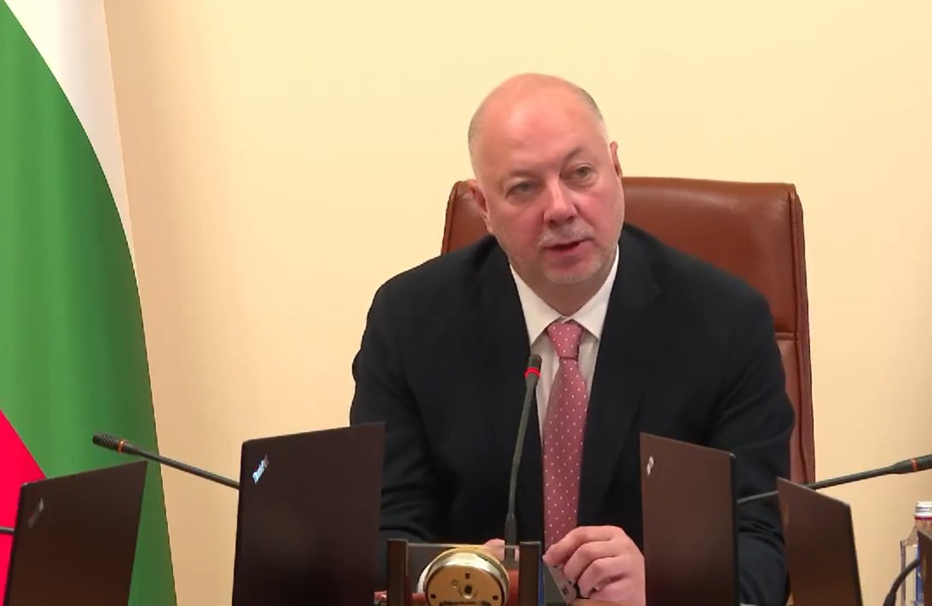 Росен Желязков е освободил всички заместник-министри от кабинета си