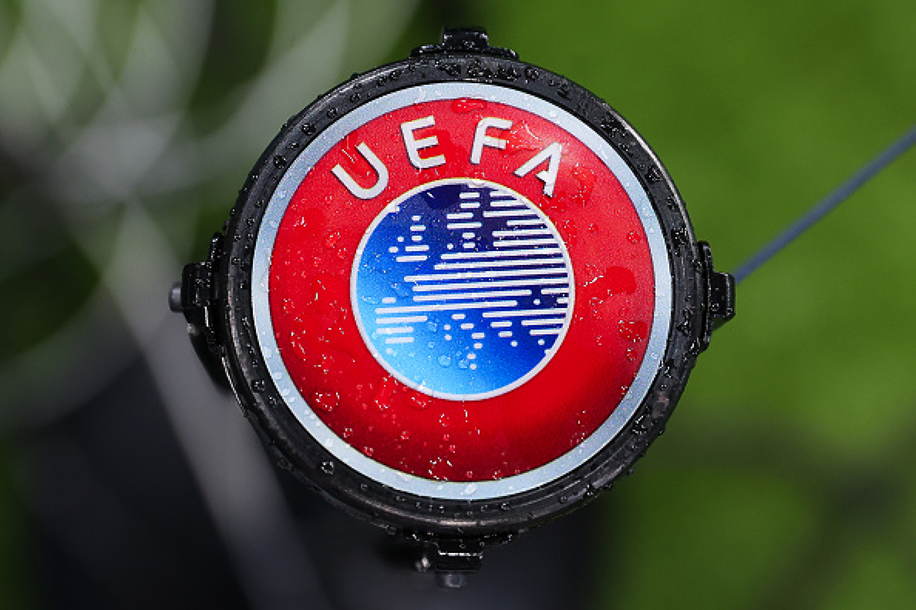 UEFA отряза феновете на „Галатасарай“ от присъствие при гостуването на „Ливърпул“ от Шампионската лига