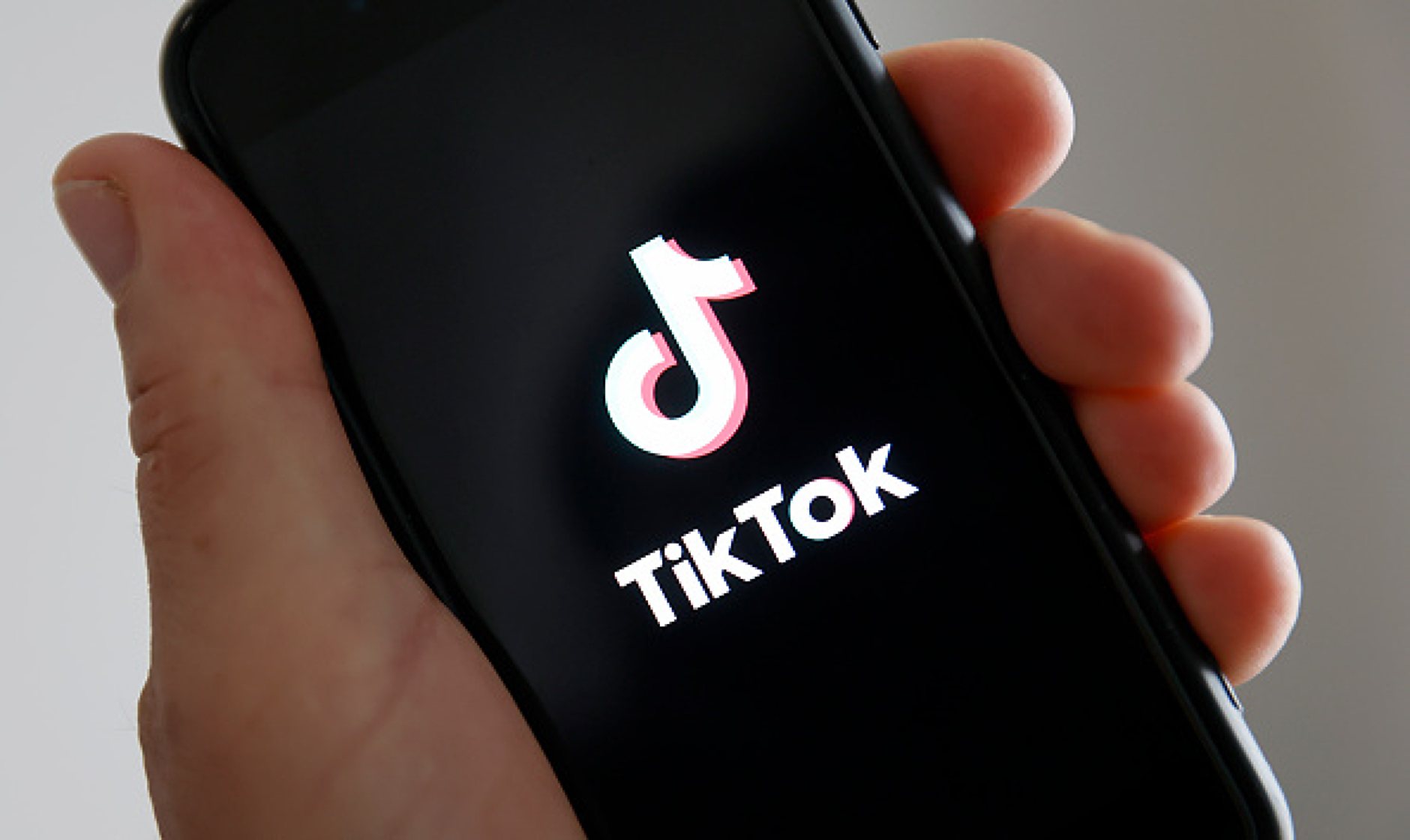 След година на ограничения: Услугата TikTok отново е достъпна в Албания