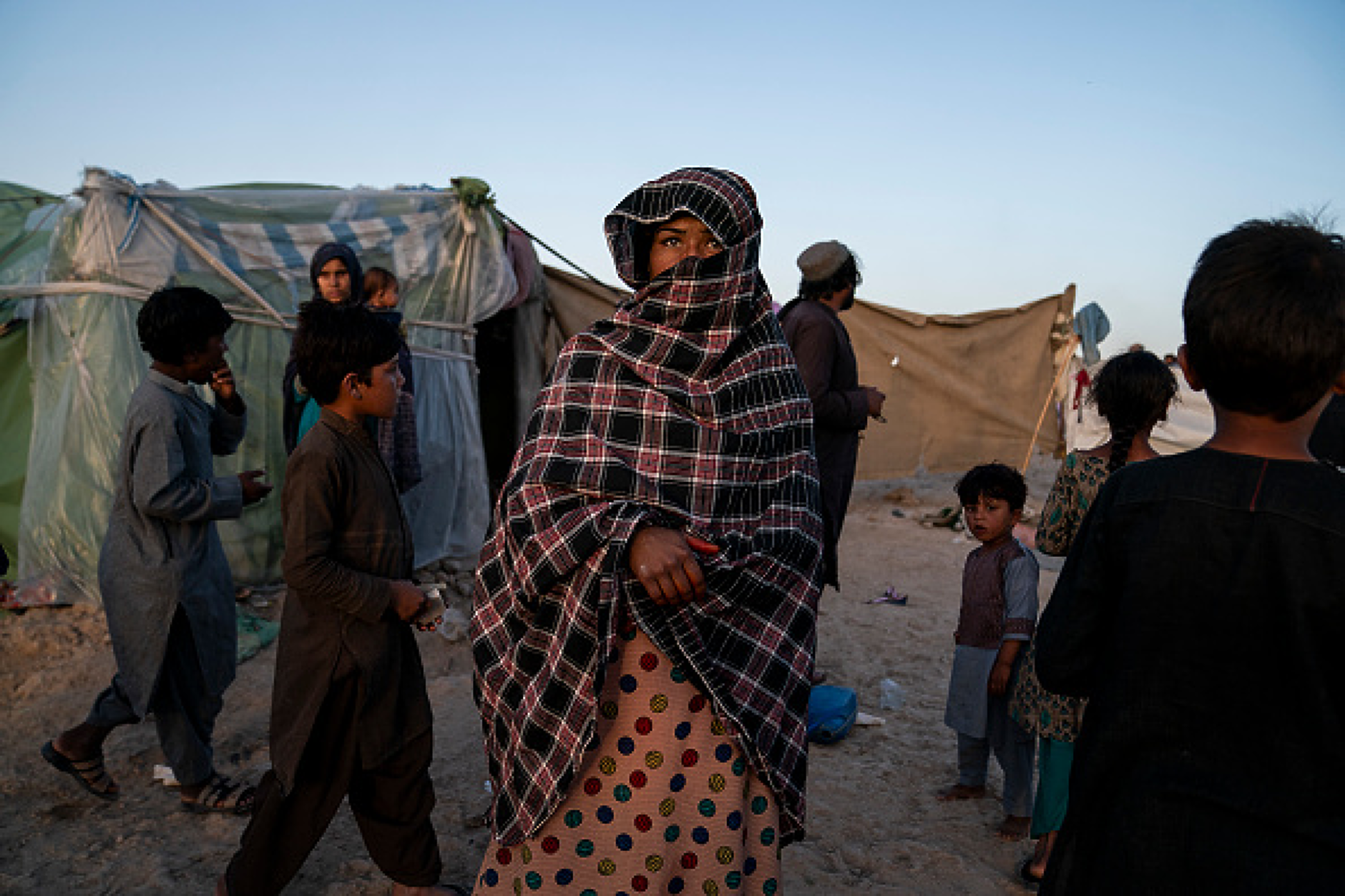 Хуманитарна криза: 20 000 семейства търсят помощ след глад и ескалация на конфликта между Пакистан и Афганистан