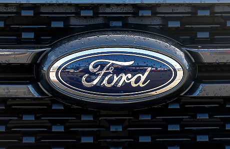 Ford изтегля близо 605 000 автомобила в САЩ заради проблем с чистачките на предното стъкло