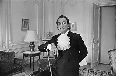 Най-голямата картина на Салвадор Дали отива на търг