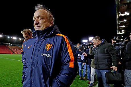 Оставка: Легендата Дик Адвокаат напусна националите на Кюрасао, след сензационно изведеждане до Световното 