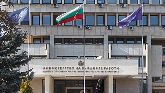 Служебният министър на външните работи Надежда Нейнски е разговаряла по