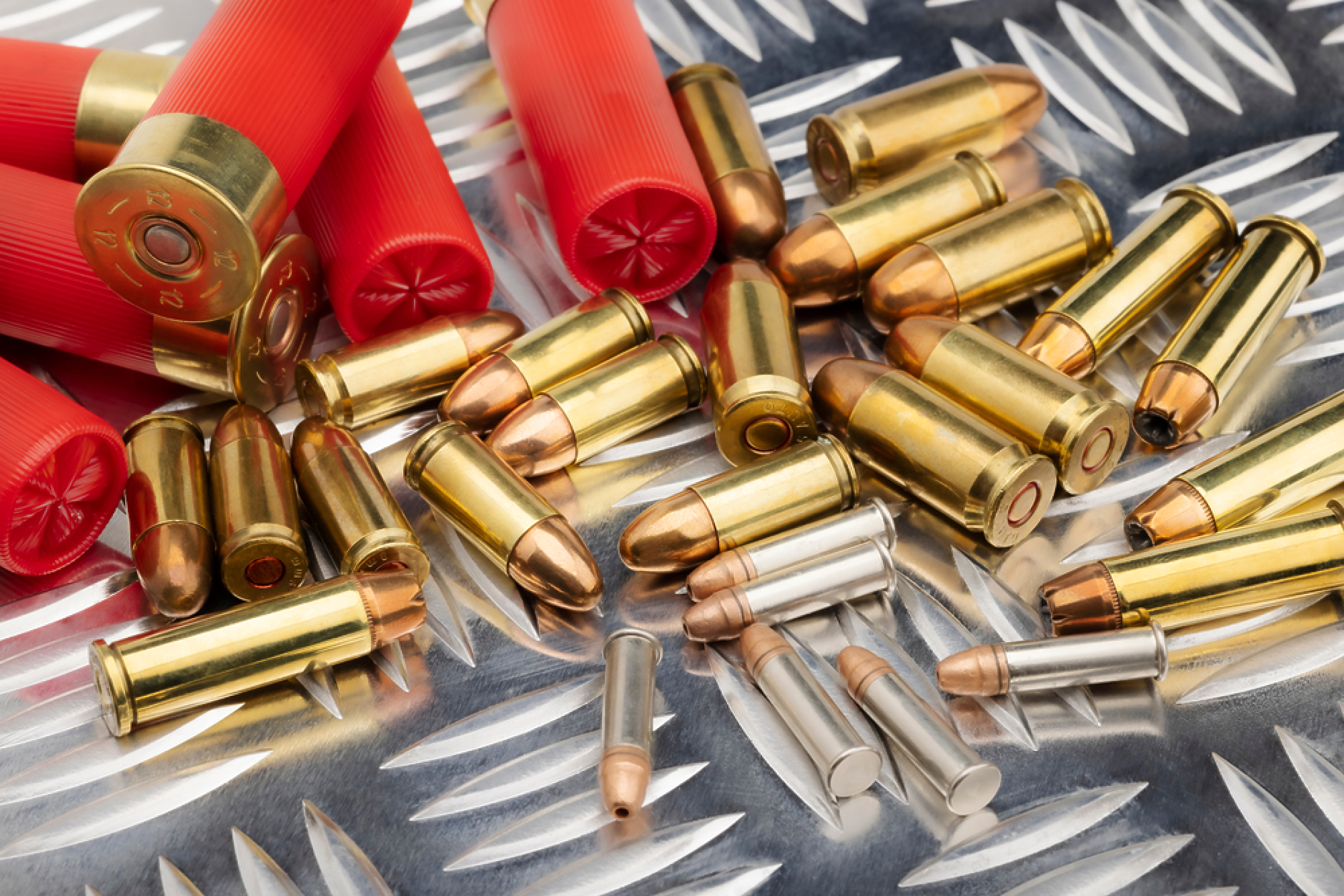 Вносът на оръжие в Европа се е утроил