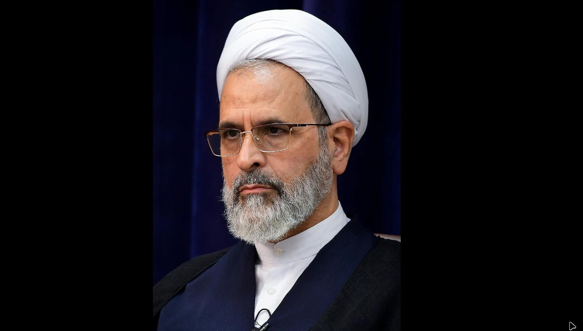  Алиреза Арафи е временният духовен лидер на Иран