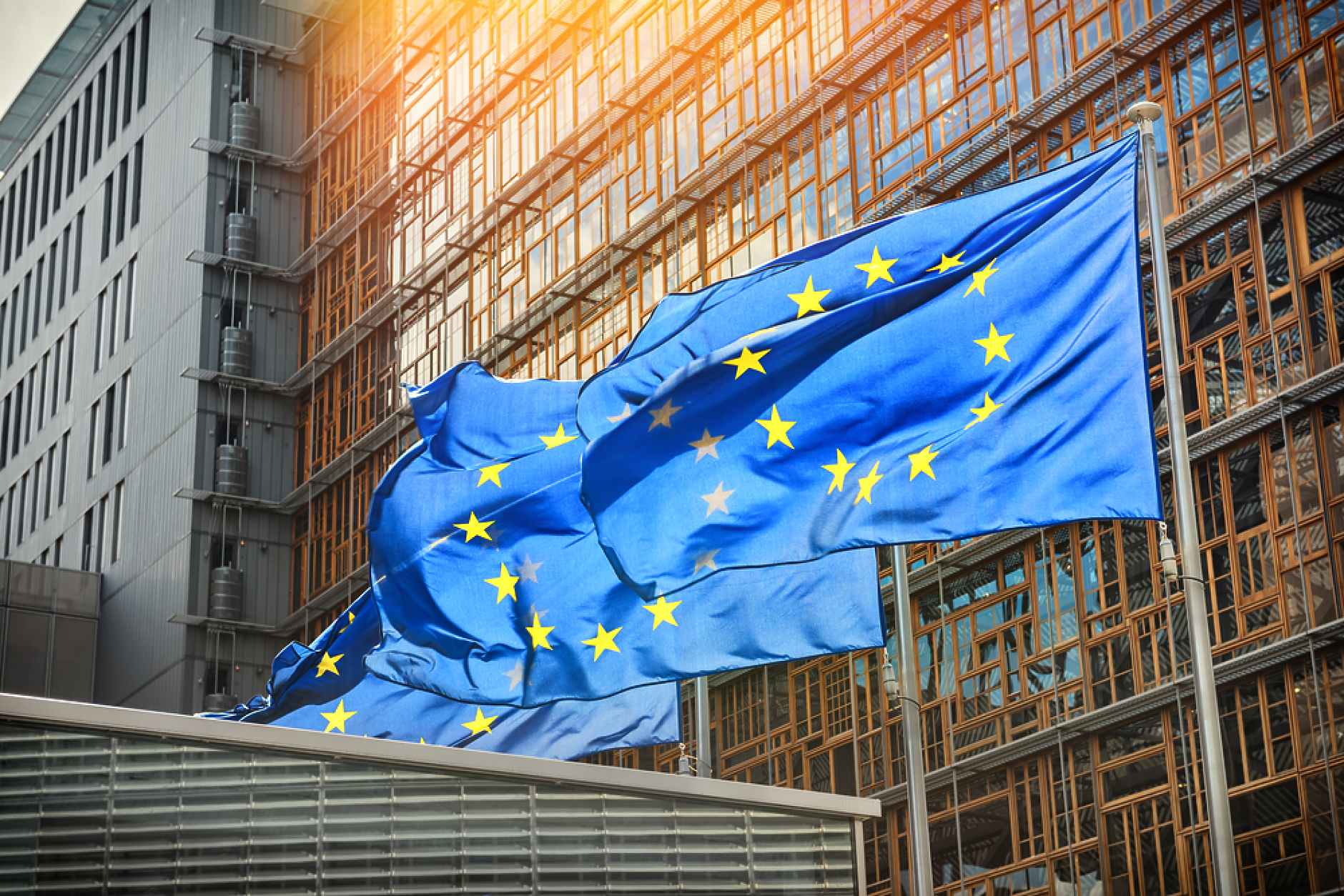 Войната в Иран тласка централните банки към повишение на лихвите