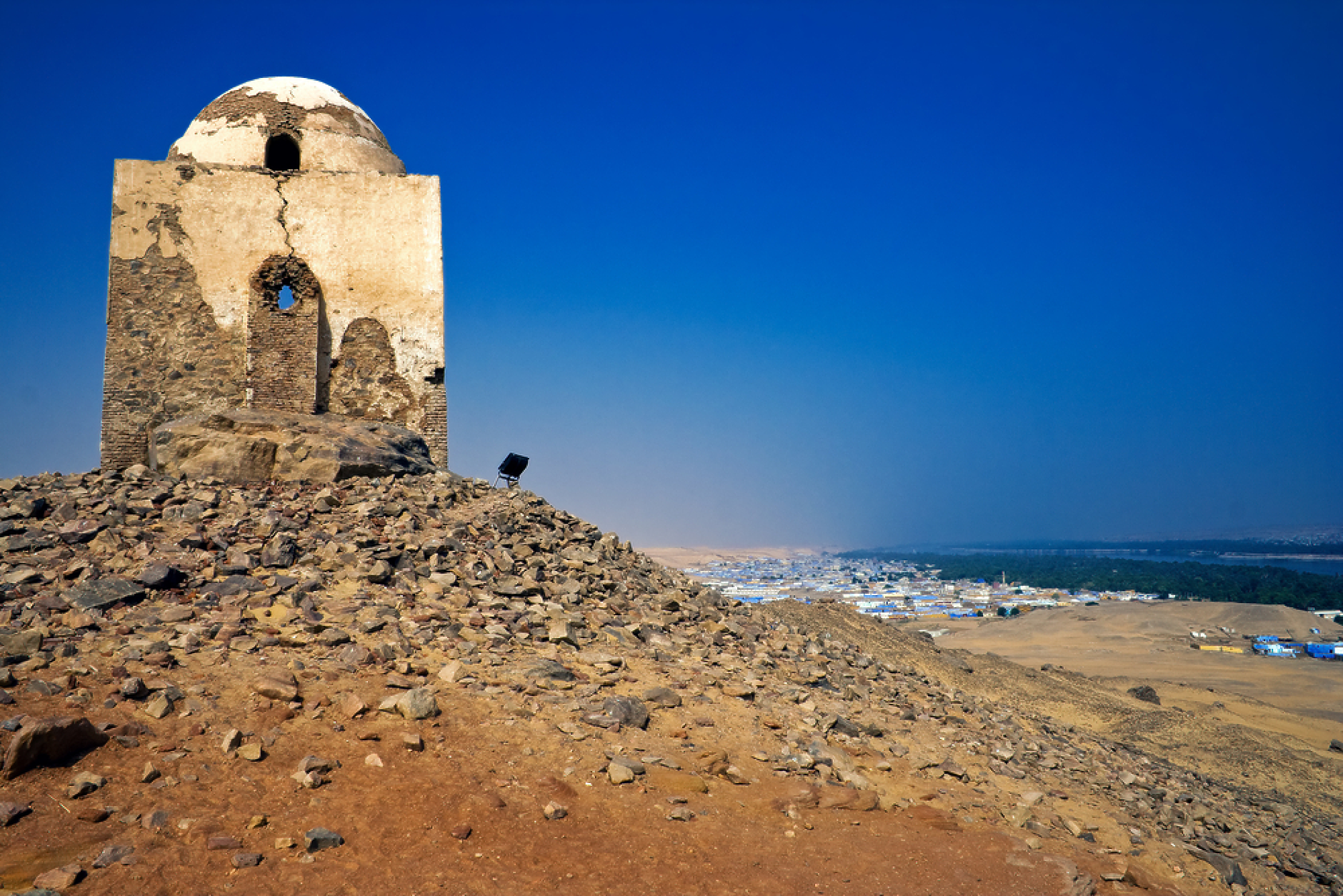 Археолози откриха богато украсени гробници в Кубет ел-Хава