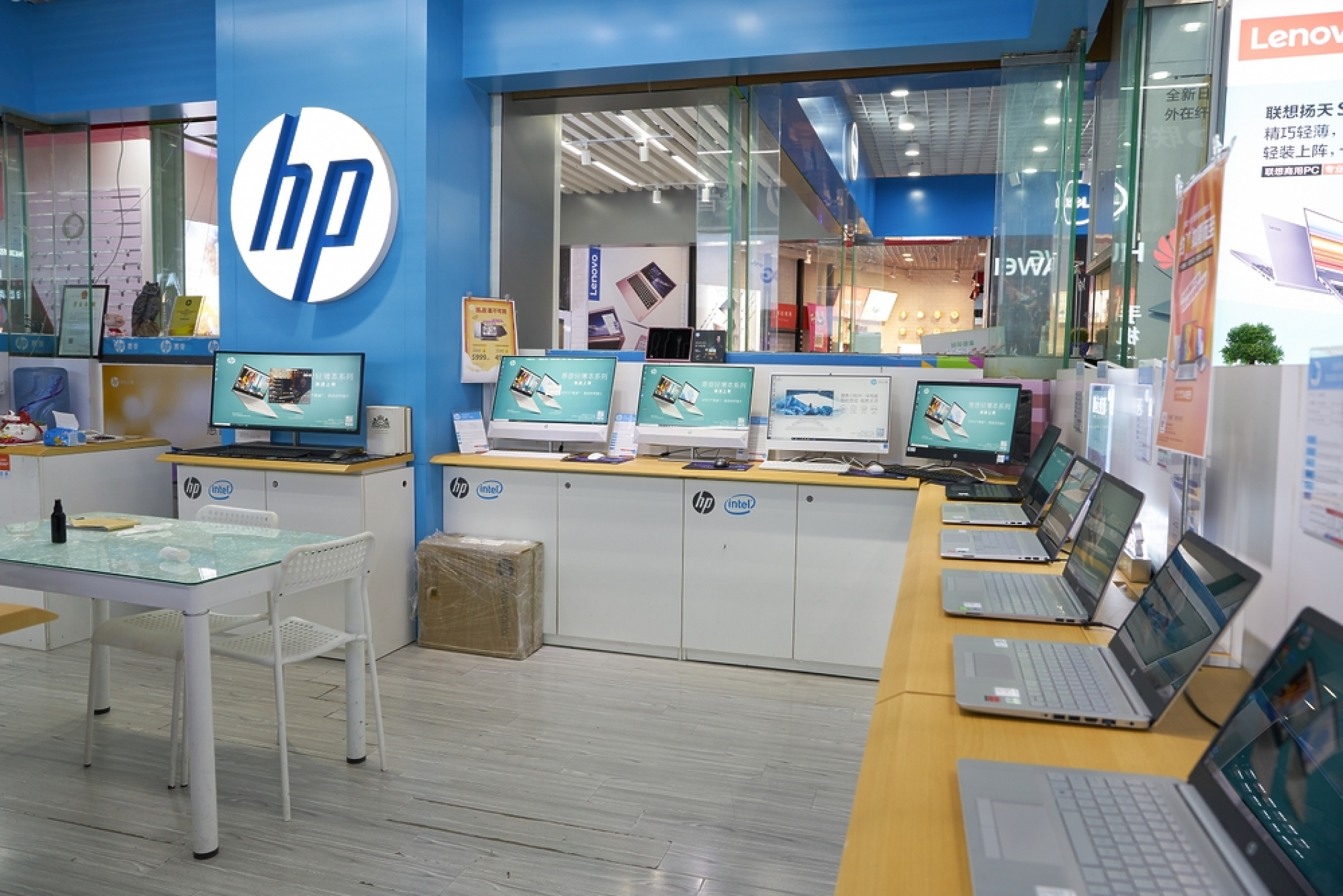 HP очаква недостигът на чипове памет да продължи и догодина