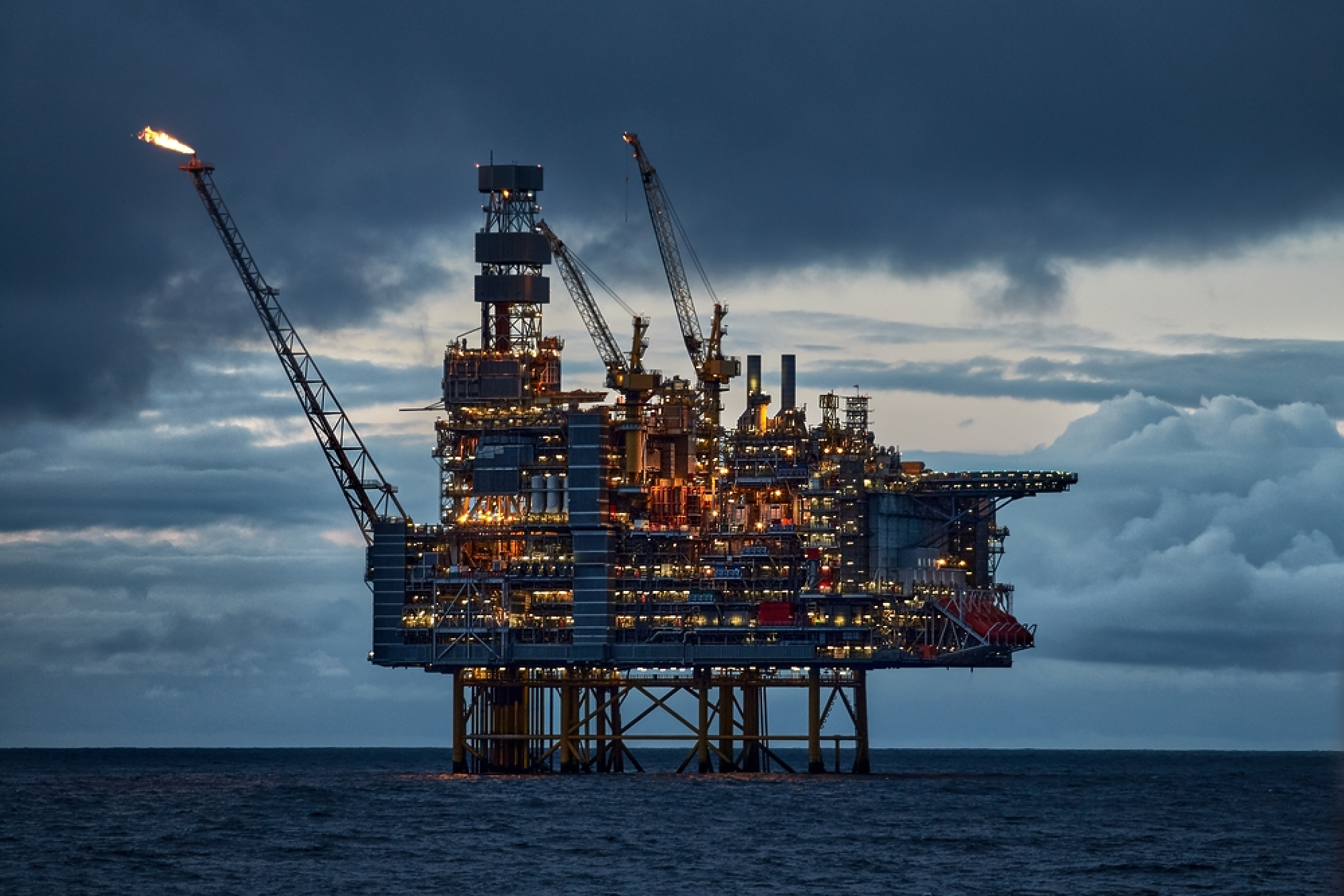 Към момента няма рискове за прекъсване на доставките на горива към България