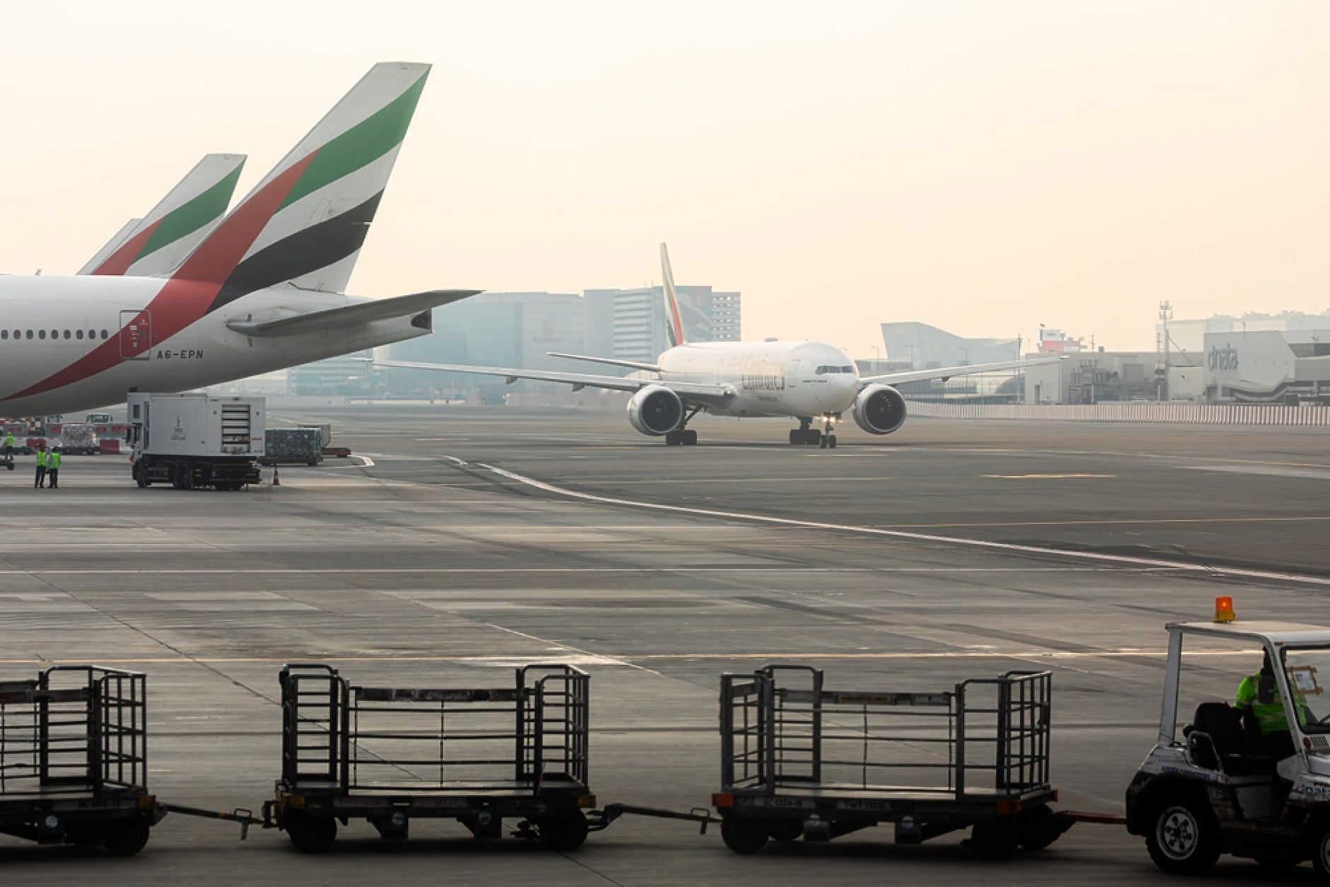 Над 1200 българи са евакуирани от Близкия изток с помощта на МВнР