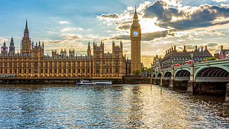 Британските депутати отхвърлят призива за забрана на социалните мрежи за лица под 16 години