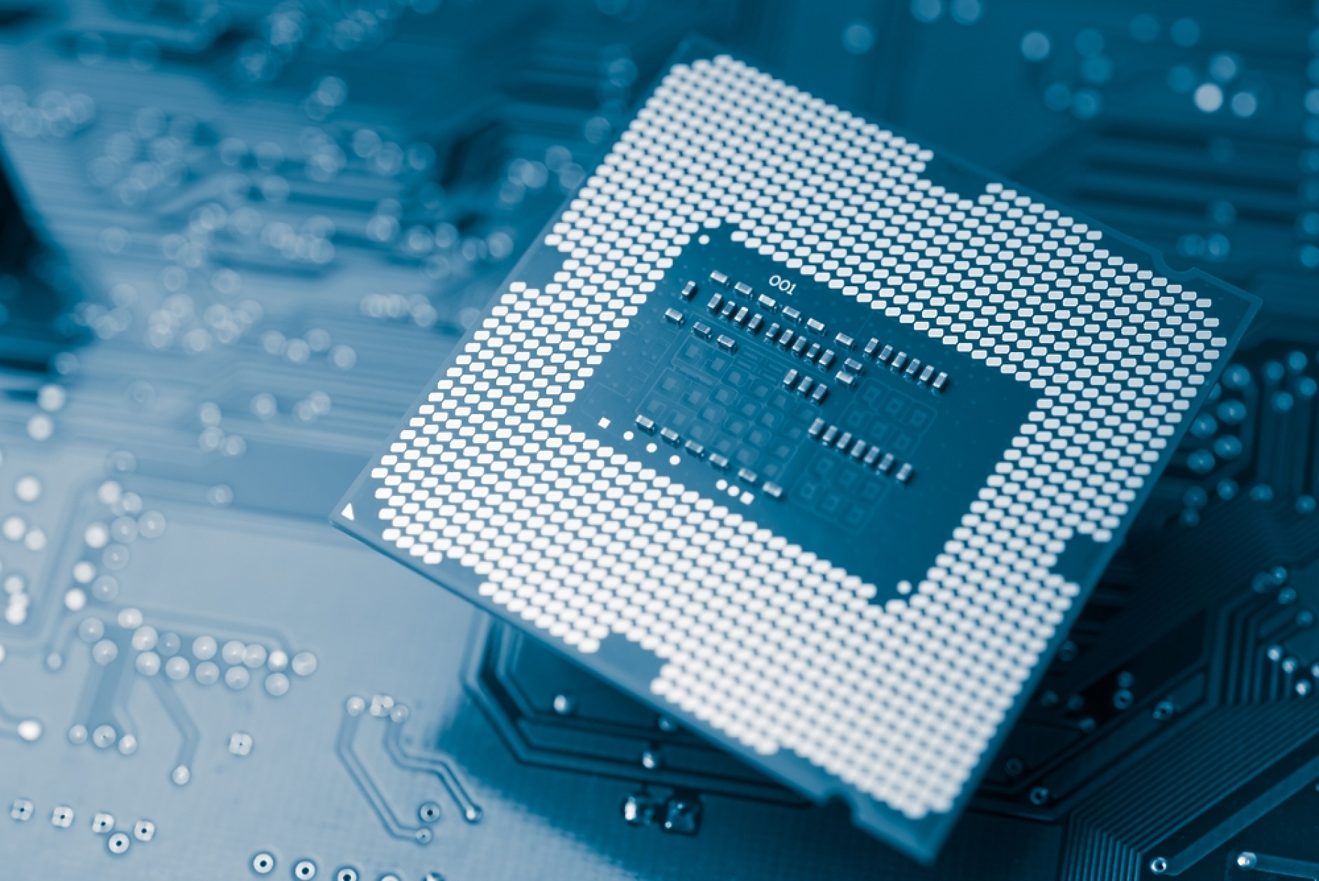 Южна Корея: Войната с Иран може да наруши доставките на ключови материали за производството на чипове