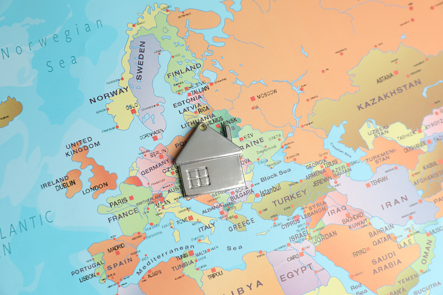 Почти половината европейци не искат или не могат да си купят жилище