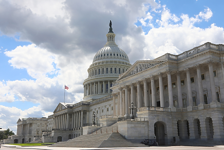 САЩ ще гласуват резолюция за военни правомощия преди разширяване на конфликта с Иран