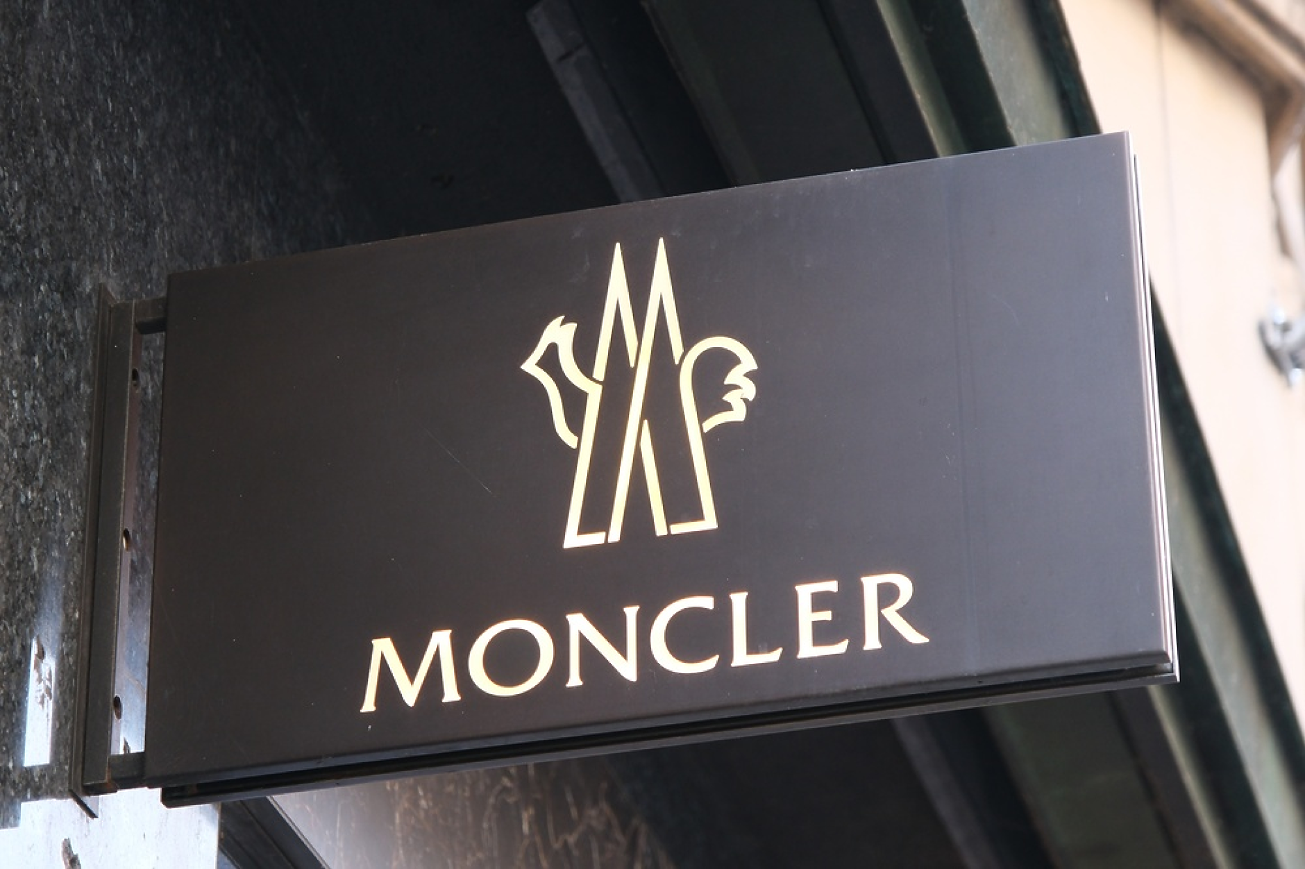  Неизвестно за известните: Дребен селски бизнес превръща в стилна градска мода алпийските екипи за катерачи 