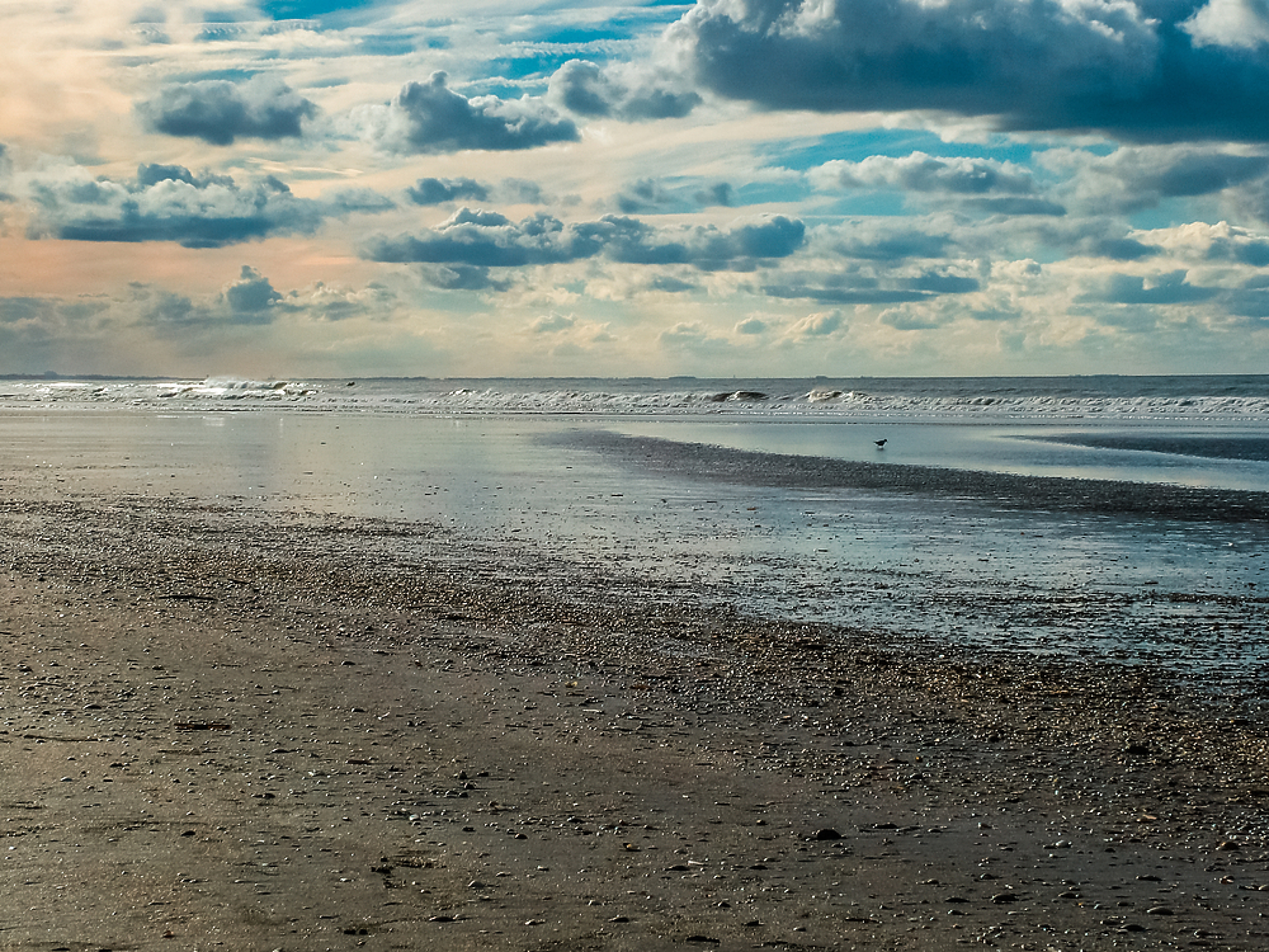 Времето: Остава ветровито с облачност по планините и морето