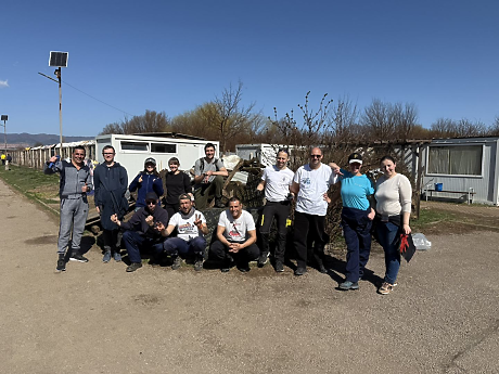 Доброволци с мисия: грижа и внимание за кучетата в Горни Богров