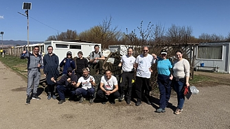 Доброволци с мисия: грижа и внимание за кучетата в Горни Богров