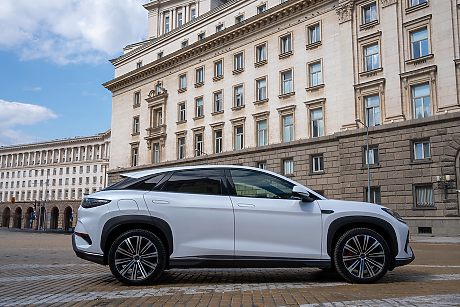 Автомобилният гигант BYD стъпва в България с няколко хибридни и електрически модела