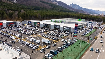 С тържествена церемония беше открит най големият търговски комплекс в