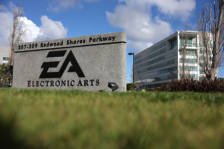 Продажбата на дълг на Electronic Arts привлича голям интерес