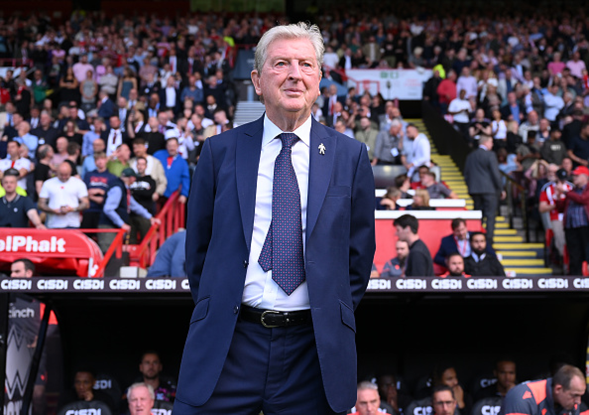 Прочут бивш треньор и мениджър на футболните национали на Англия се завърна на 78 г. на работа