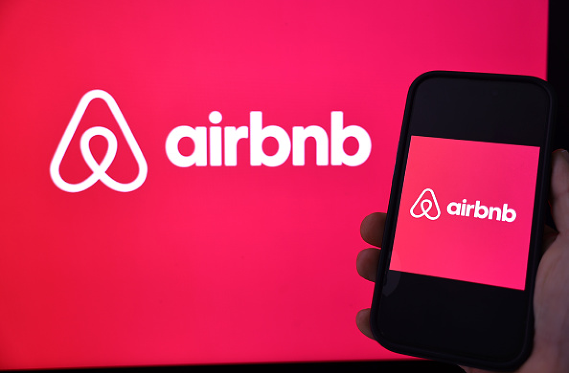 Съд в Испания потвърди глоба за Airbnb от 64 млн. евро за нарушения с имоти без лиценз