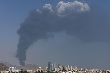Иран поднови атаките срещу съюзниците на САЩ в Персийския залив. Тръмп заяви, че не го е очаквал