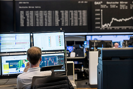 Европейските борси са на червено, тъй като поскъпването на петрола подхранва опасенията от ръст на инфлацията