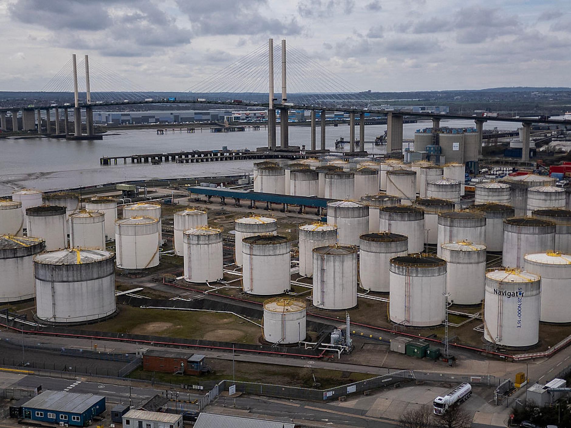 Плановете за рекордно освобождаване на петролни резерви сигнализират за продължителна война в Близкия изток
