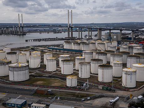 Плановете за рекордно освобождаване на петролни резерви сигнализират за продължителна война в Близкия изток