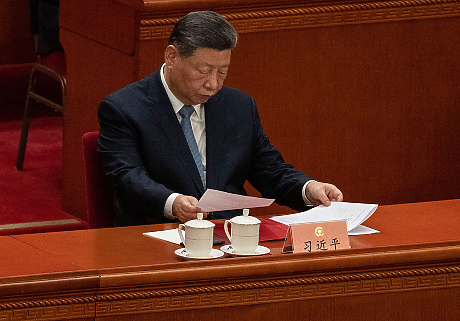 Китай приема закон за етническото единство, подкрепящ политиката на Си за асимилация