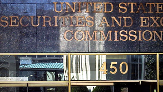 Фед: Американците ще привършат пандемичните си спестявания следващия месец